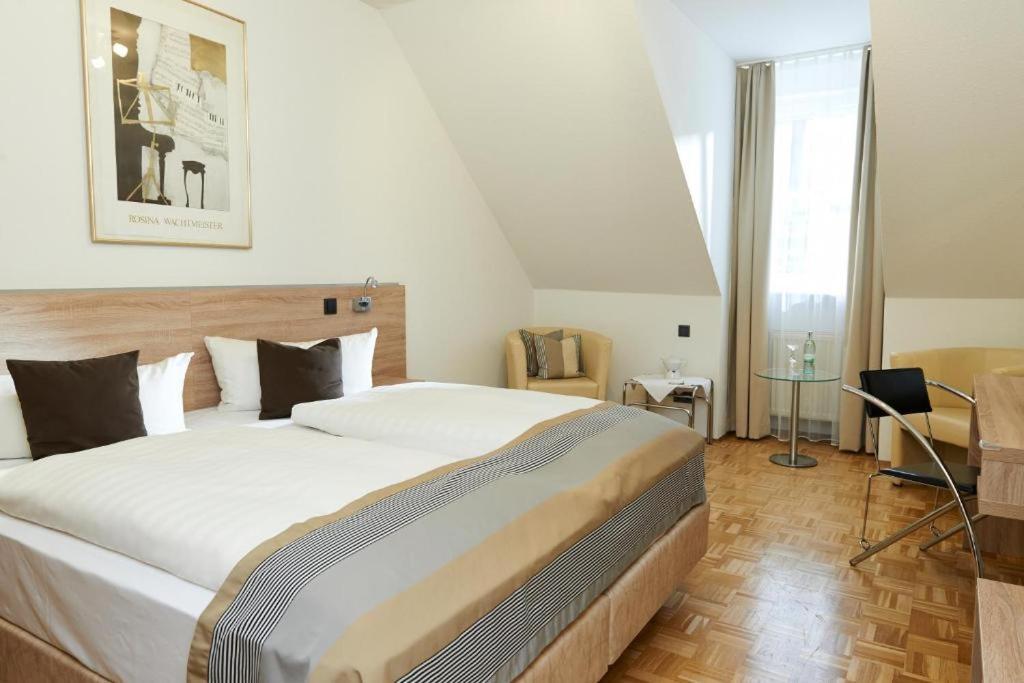 Hotel Müller Café&Wein - Mondholzhotel Veitshöchheim Extérieur photo